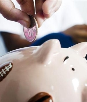 Fixed-rate vs instant-access savings: are you losing out? Fixed-rate vs instant-access savings: are you losing out?
